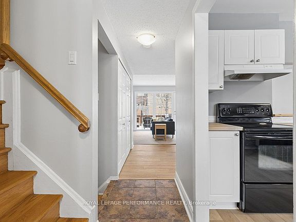 2nd image of 920 Walkley Rd