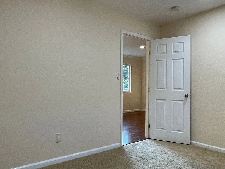 960 Branham Ln — Photo 22