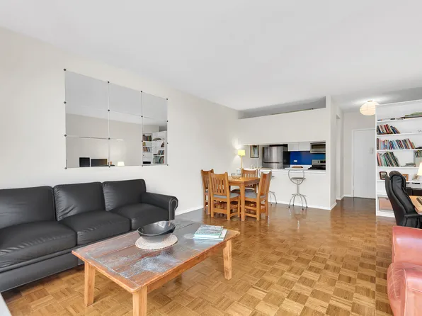 350 Albany Street 4F image 2 of 6