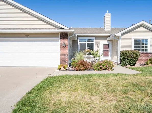 9509 Ironwood Ln, Johnston, IA 50131