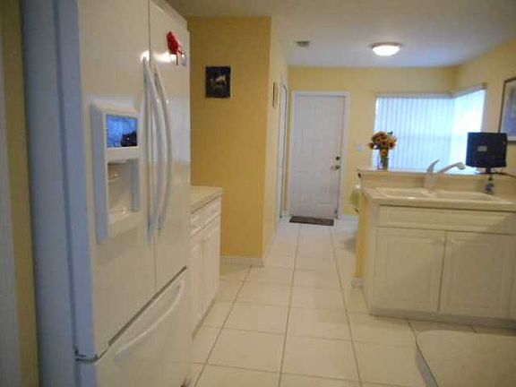 3rd image of 2552 SW Longwood Dr