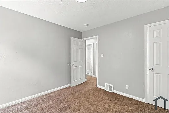 11736 Duchess St — Photo 18