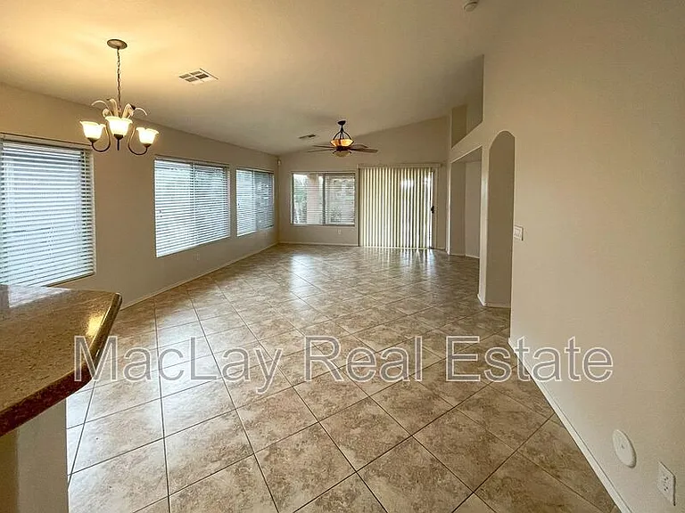 23143 W Lasso Ln — Photo 5