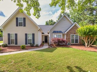 6122 Devonshire Dr, Flowery Branch, GA 30542