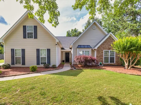 6122 Devonshire Dr, Flowery Branch, GA 30542