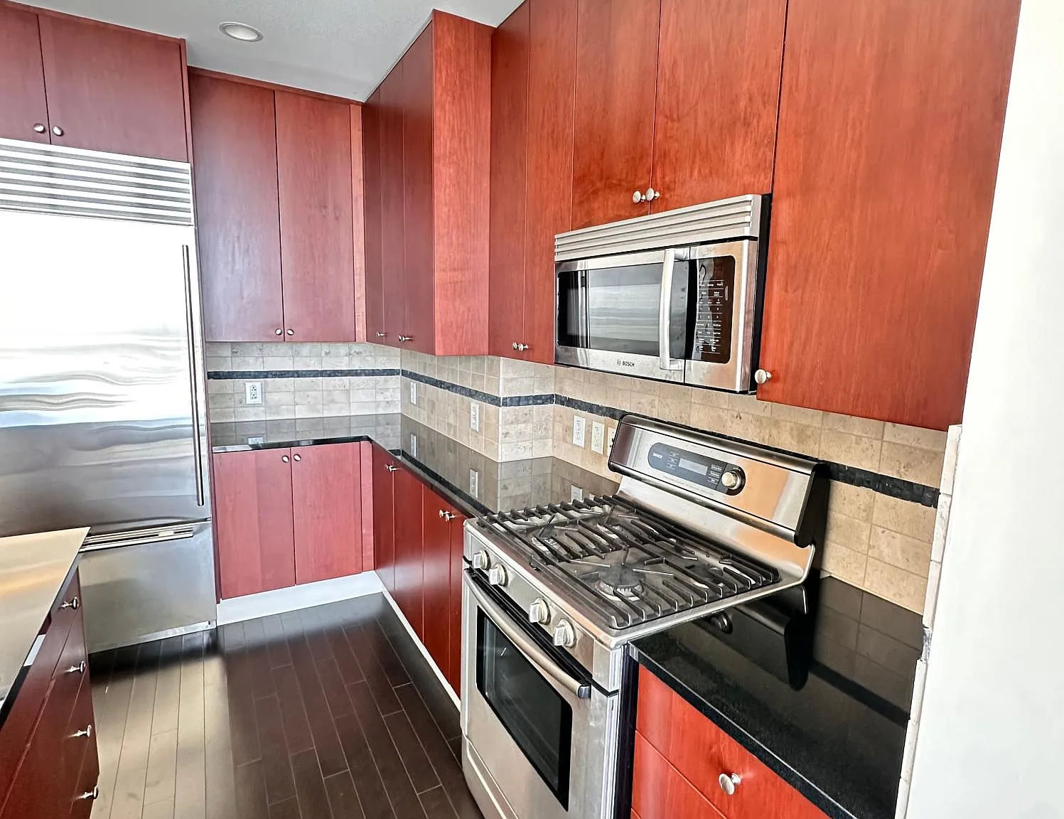 1 bed, 738 sqft, $2,800 — Photo 3