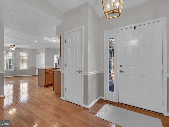 5th image of 2548 Mission Hills Ct