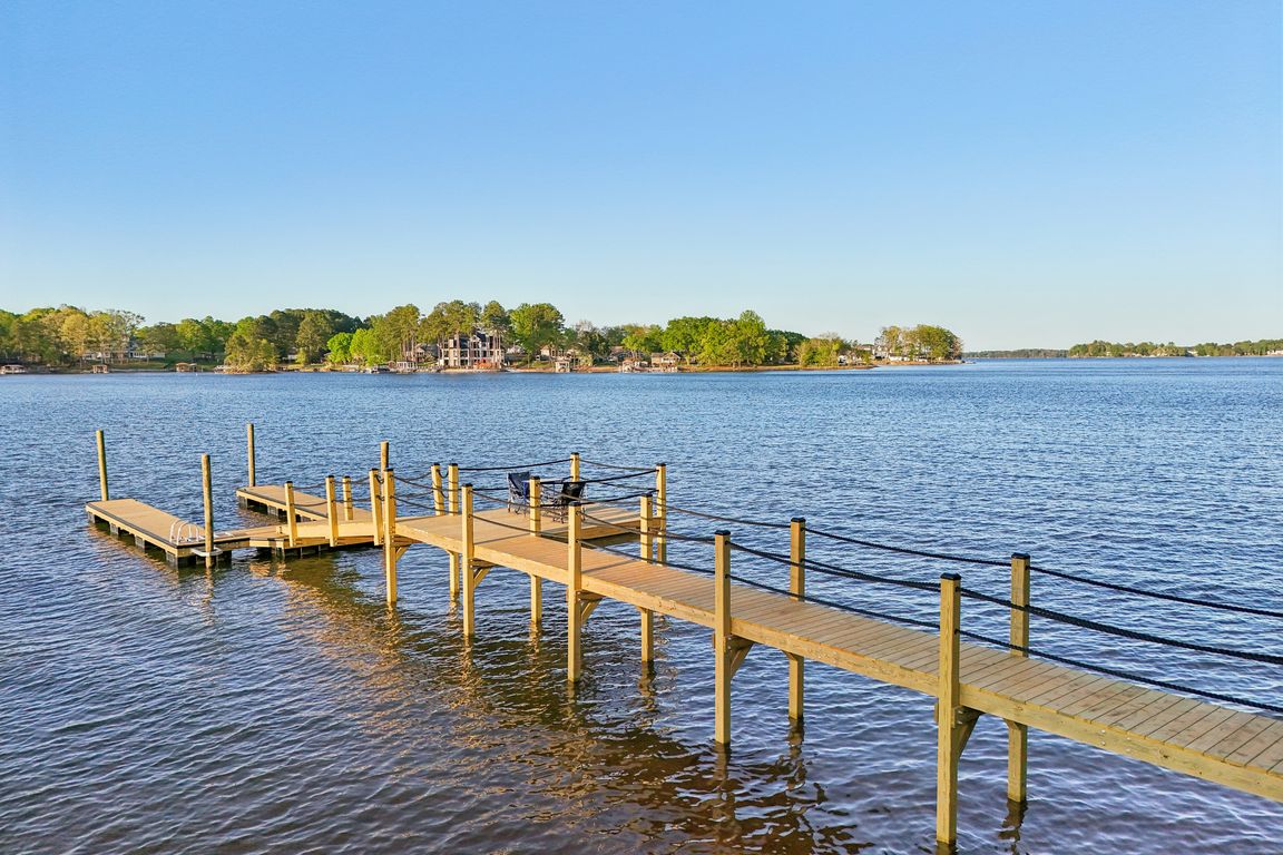 142-Graham Rd-0904-018