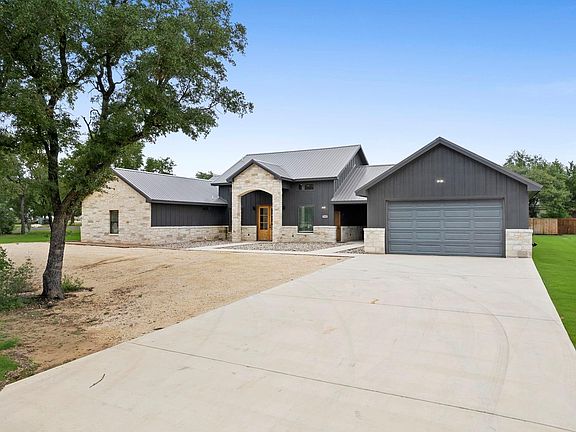 2nd image of 1463 Mountain Valley Dr