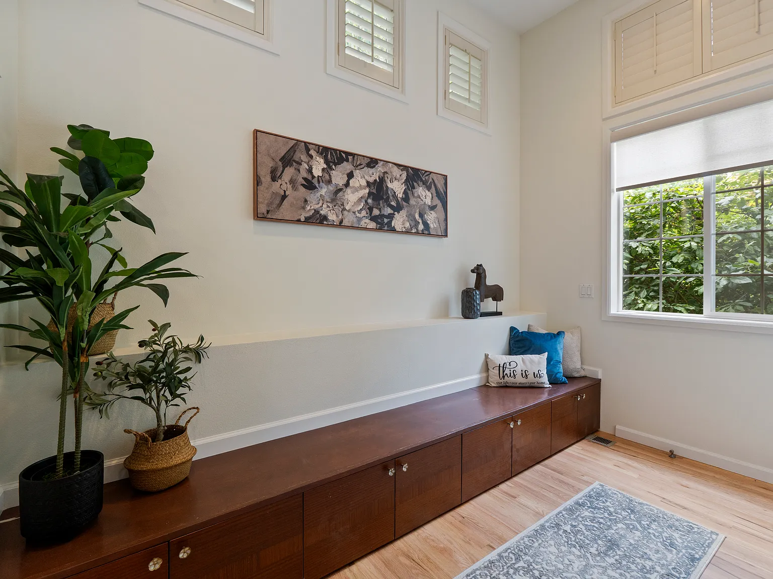 3 bed, 2.5 bath, 1730 sqft, $3,900 — Photo 2