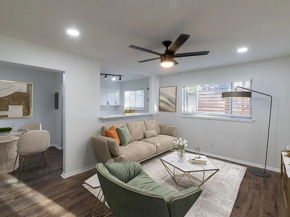 5921 Gaston Ave
