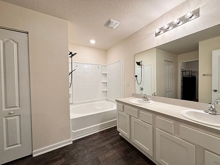 2270 Willow Springs Dr — Photo 27