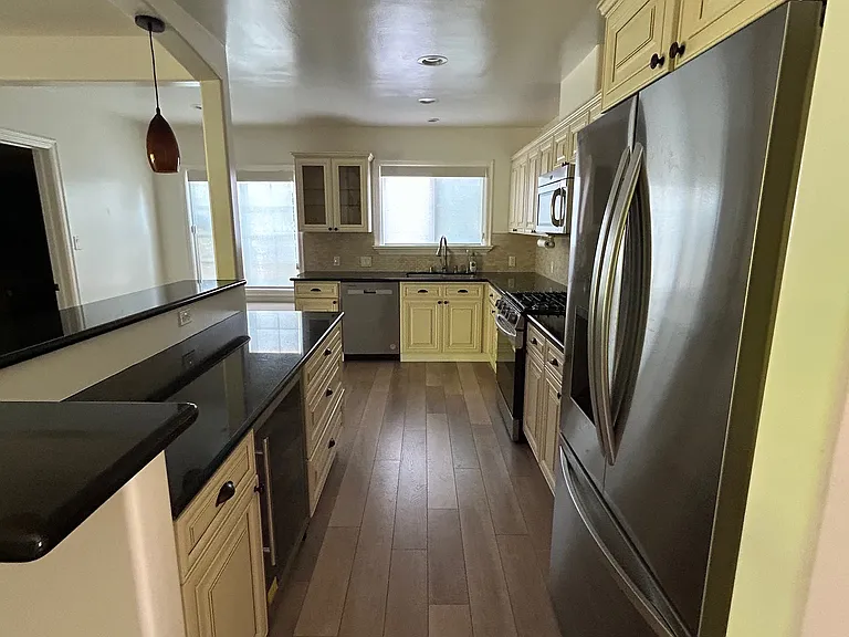 5400 Garden Grove Ave — Photo 18