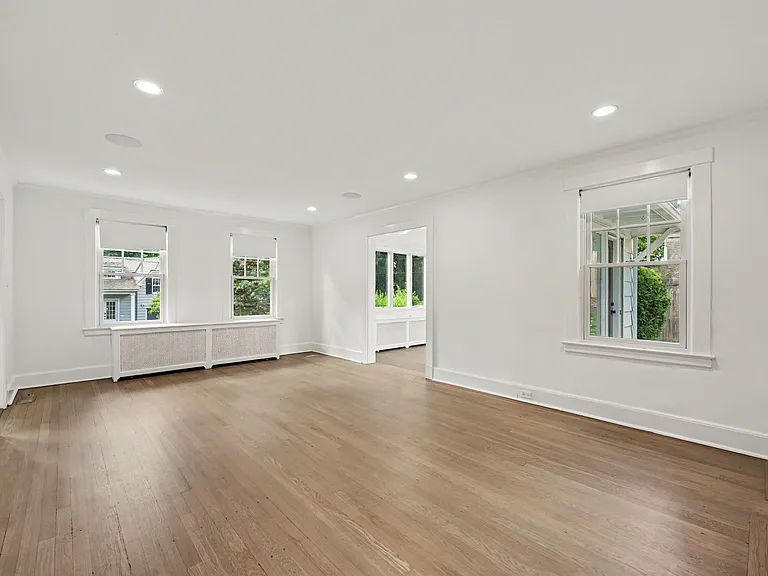 12 Rockview Dr — Photo 5
