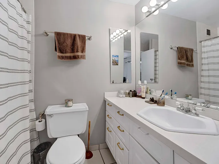 1636 N Wells St #1605 — Photo 16