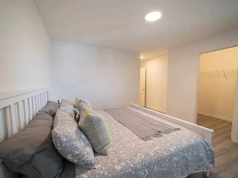 545 Paterson Way SW — Photo 6