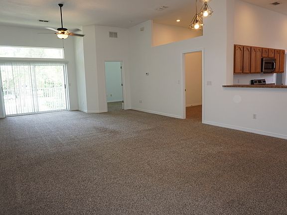 5th image of 222 Devon Cir #222