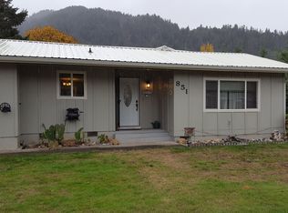 851 Avenue D, Powers, OR