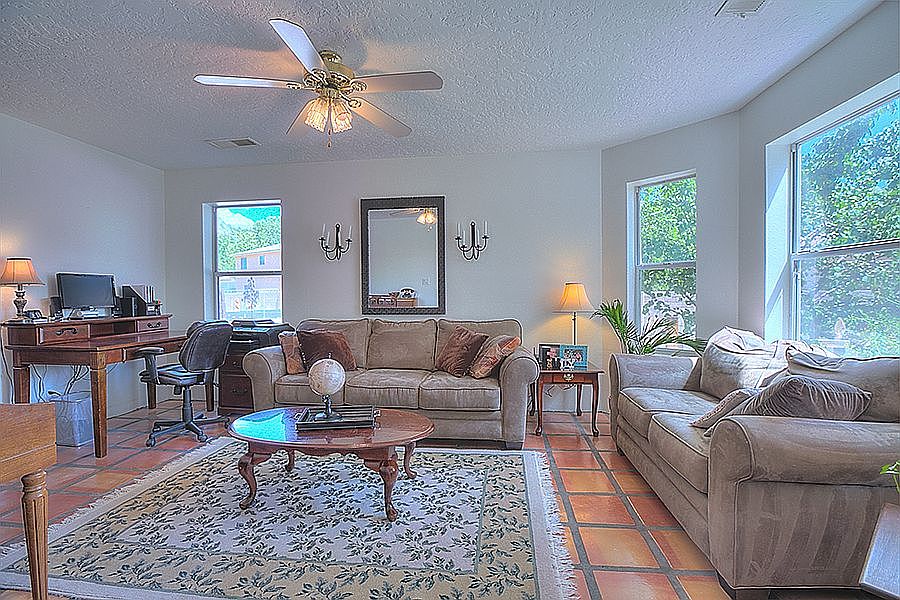1st image of 1821 Leonora Dr NW