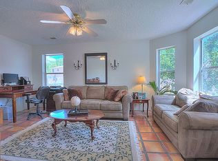 1821 Leonora Dr NW, Albuquerque, NM 87104