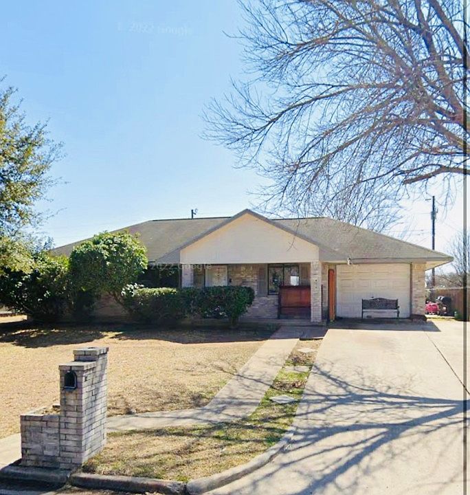 1st image of 416 E Pleasantview Dr