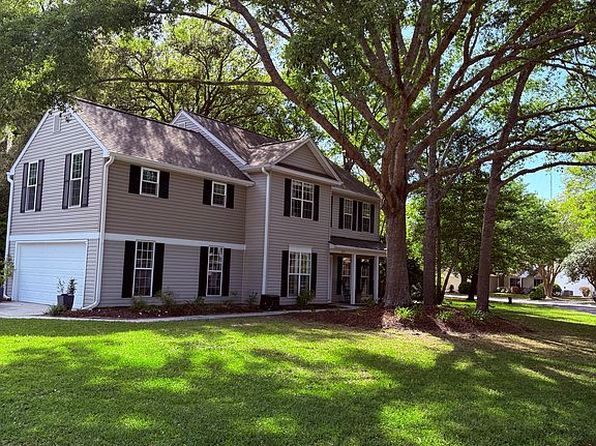 1247 Center Lake Dr