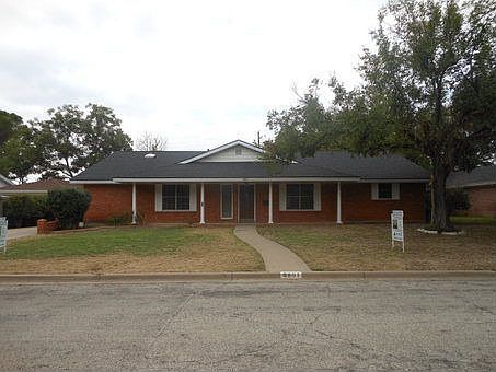 1st image of 2801 Tanglewood Dr