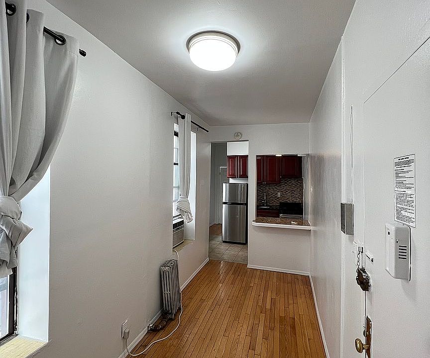 1st image of 90 Stanton St APT 5C