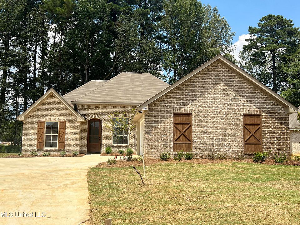 1st image of 521 Silver Hill Dr