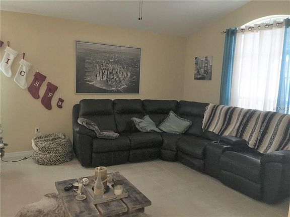 5th image of 103 Thornbury Ln