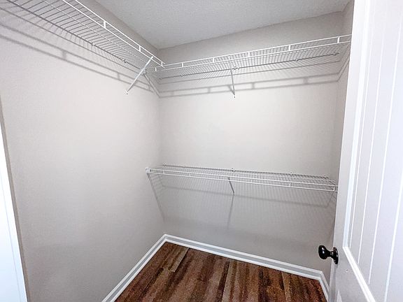 5th image of 112 Burktown Dr #1