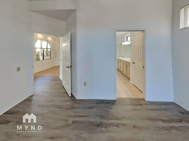 1606 W Calle Del Ducado — Photo 12