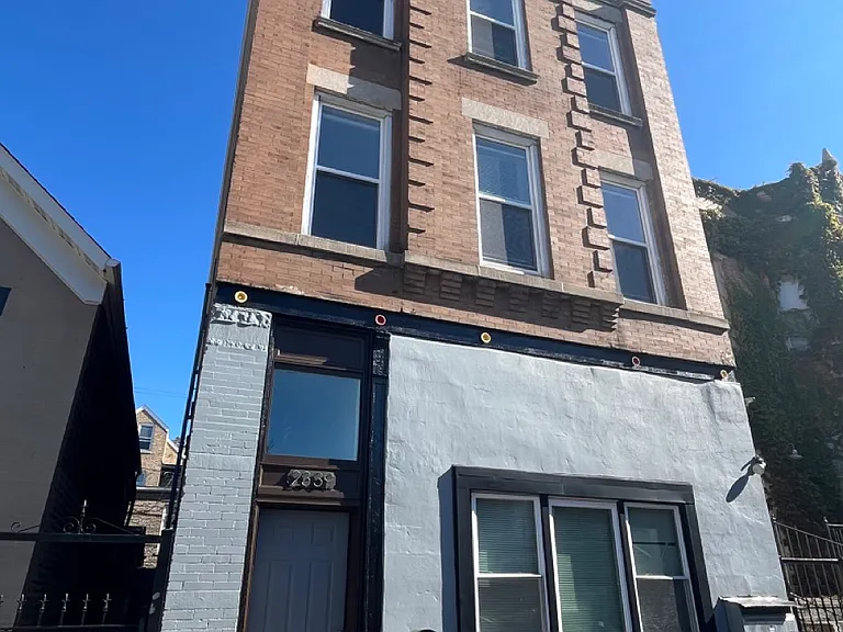 2339 S Sacramento Ave #3F — Photo 1