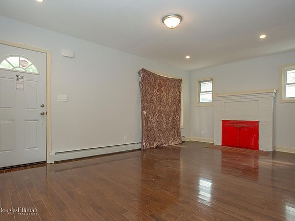 4th image of 57 Florence Ave