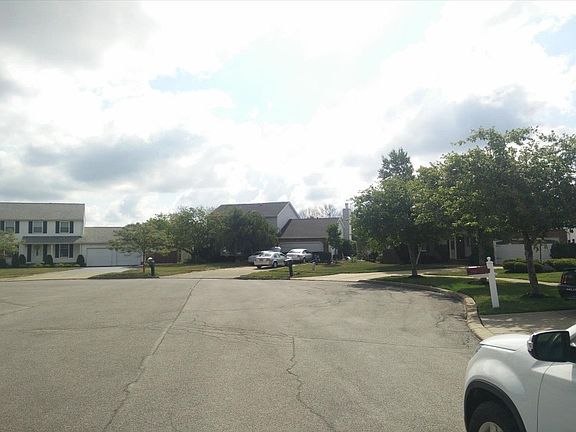 4th image of 16 Robins Nest Ct