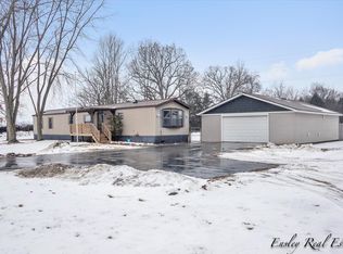 6017 N Johnson Rd, Belding, MI 48809