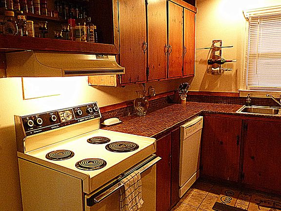 4th image of 1200 Lynhaven Dr