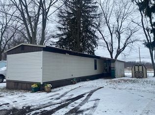 3 Fred Dr, Farmington, NY 14425