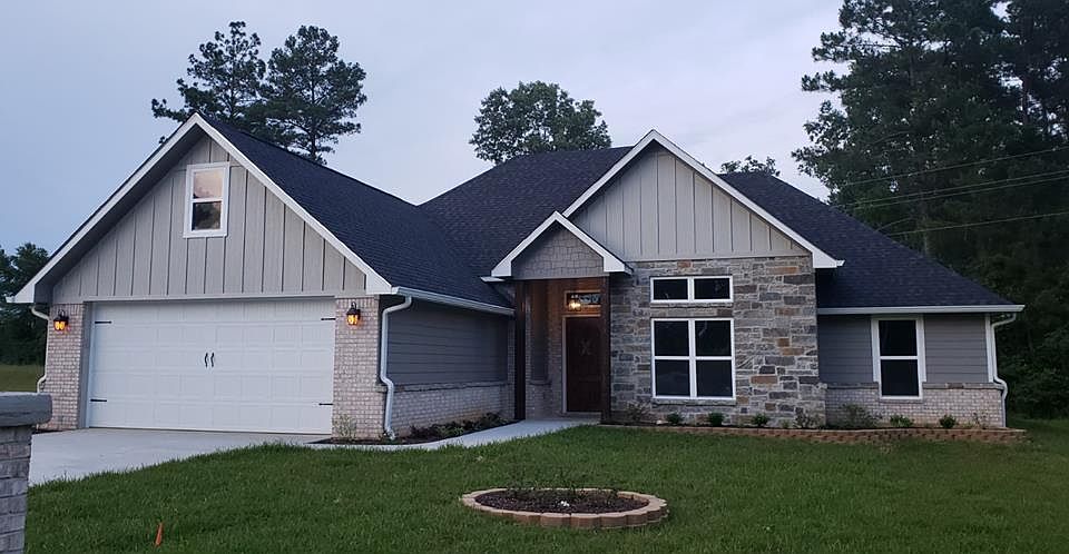 1st image of 1106 Red Oak Ln
