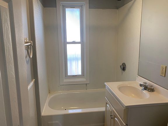 4th image of 138 Plymouth St APT 1