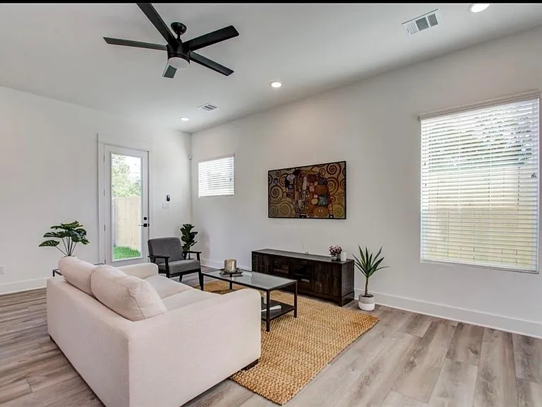 778 W Tidwell Rd #I — Photo 7