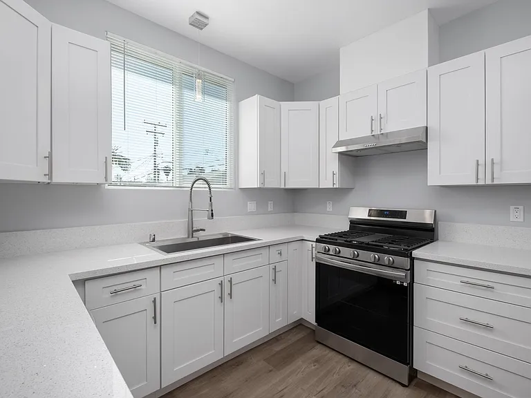 7915 Milton Avenue — Photo 12