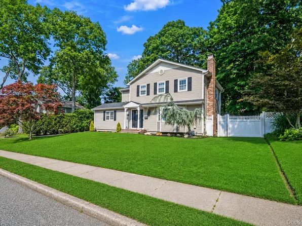 15 Jamar Lane, Lake Ronkonkoma, NY 11779