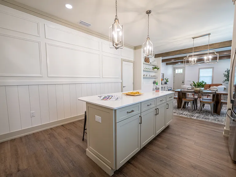 549 W Hancock St — Photo 3