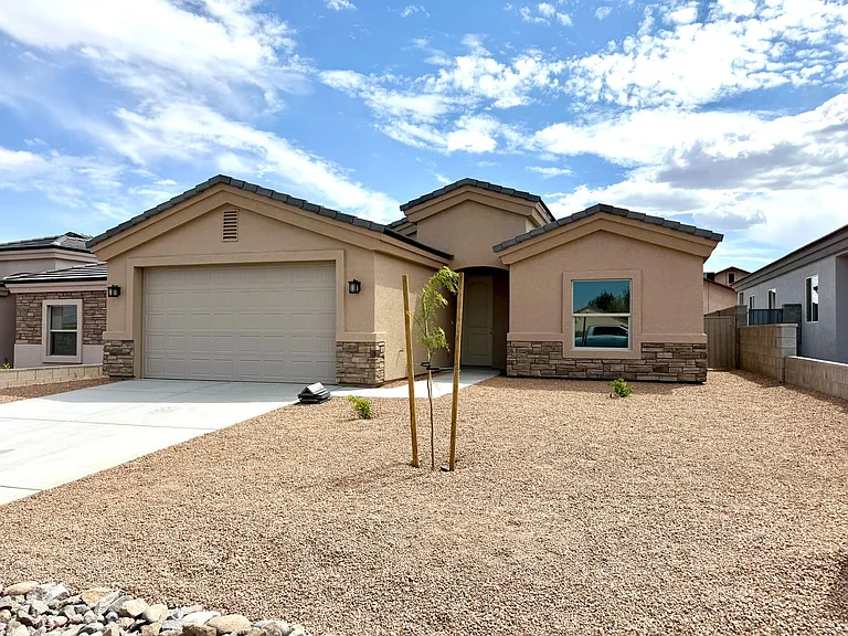 3368 N Apache St — Photo 3
