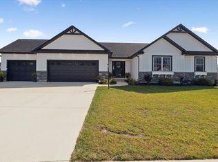 506 W Daybreak Dr, Lakeville, IN 46536