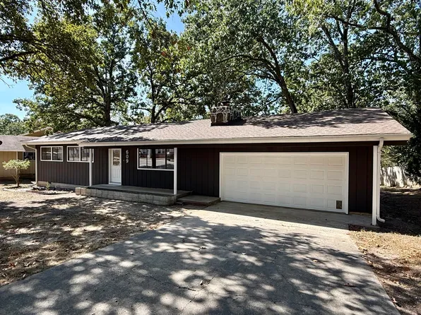 609 Knox Avenue, Hollister, MO 65672
