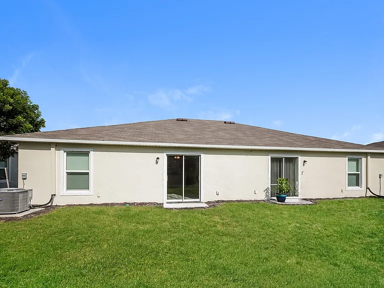 9010 Aegean Cir — Photo 16