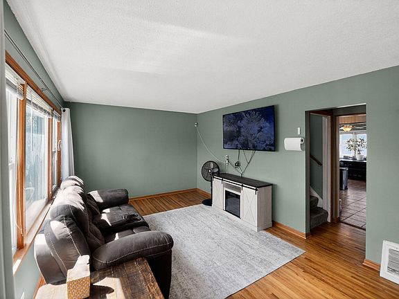 3rd image of 5904 28th Ave S