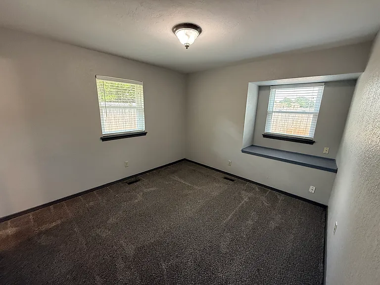 501 Palais Ave — Photo 14